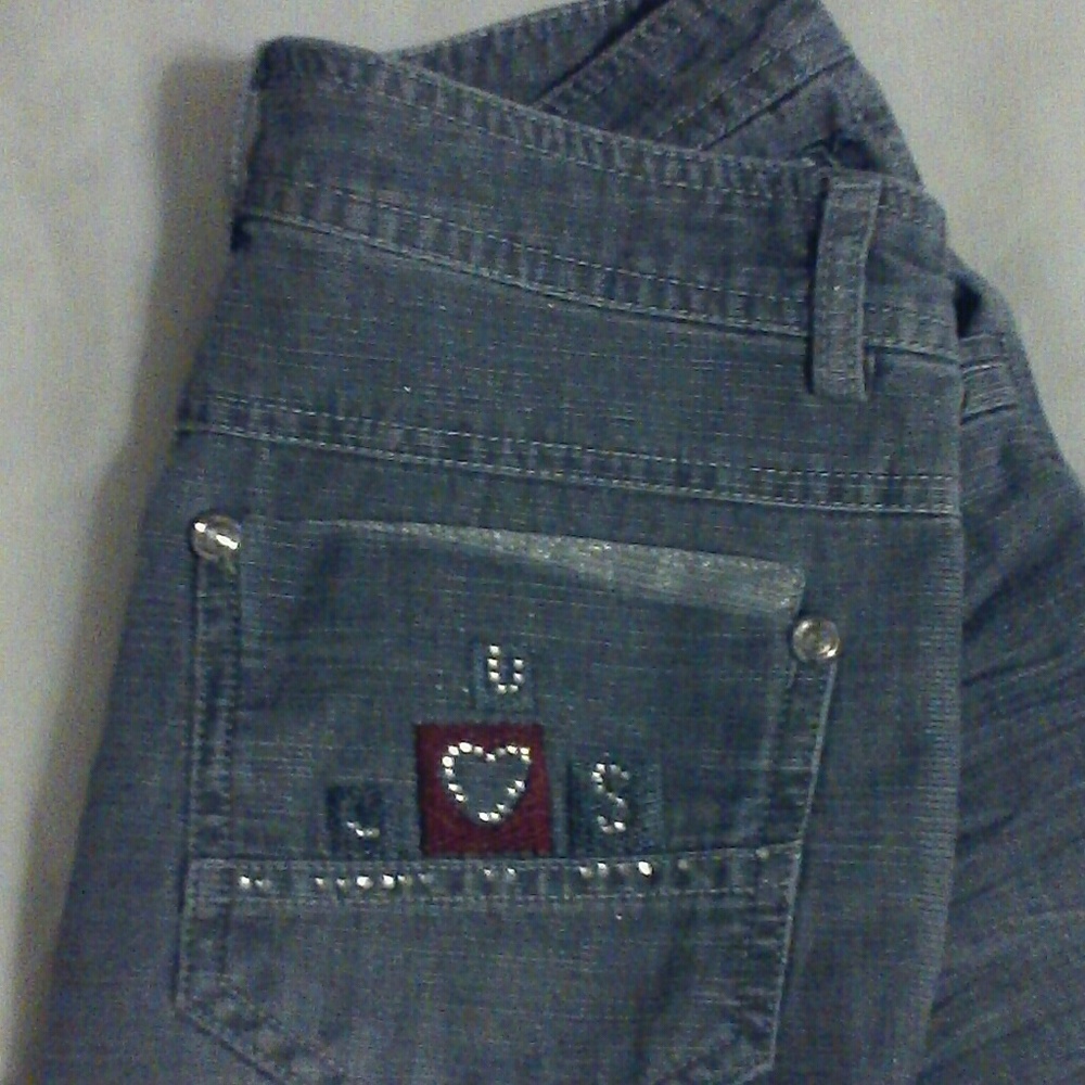 🌺 Classical Gray Sparkled Cuffed Capri Jeans